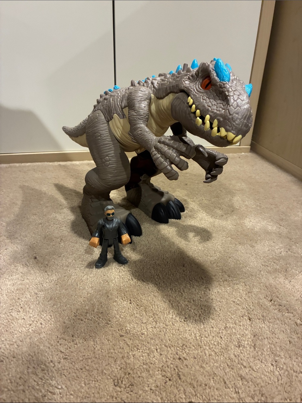 Fisher price imaginext jurassic World, movable dinosaur, and figure